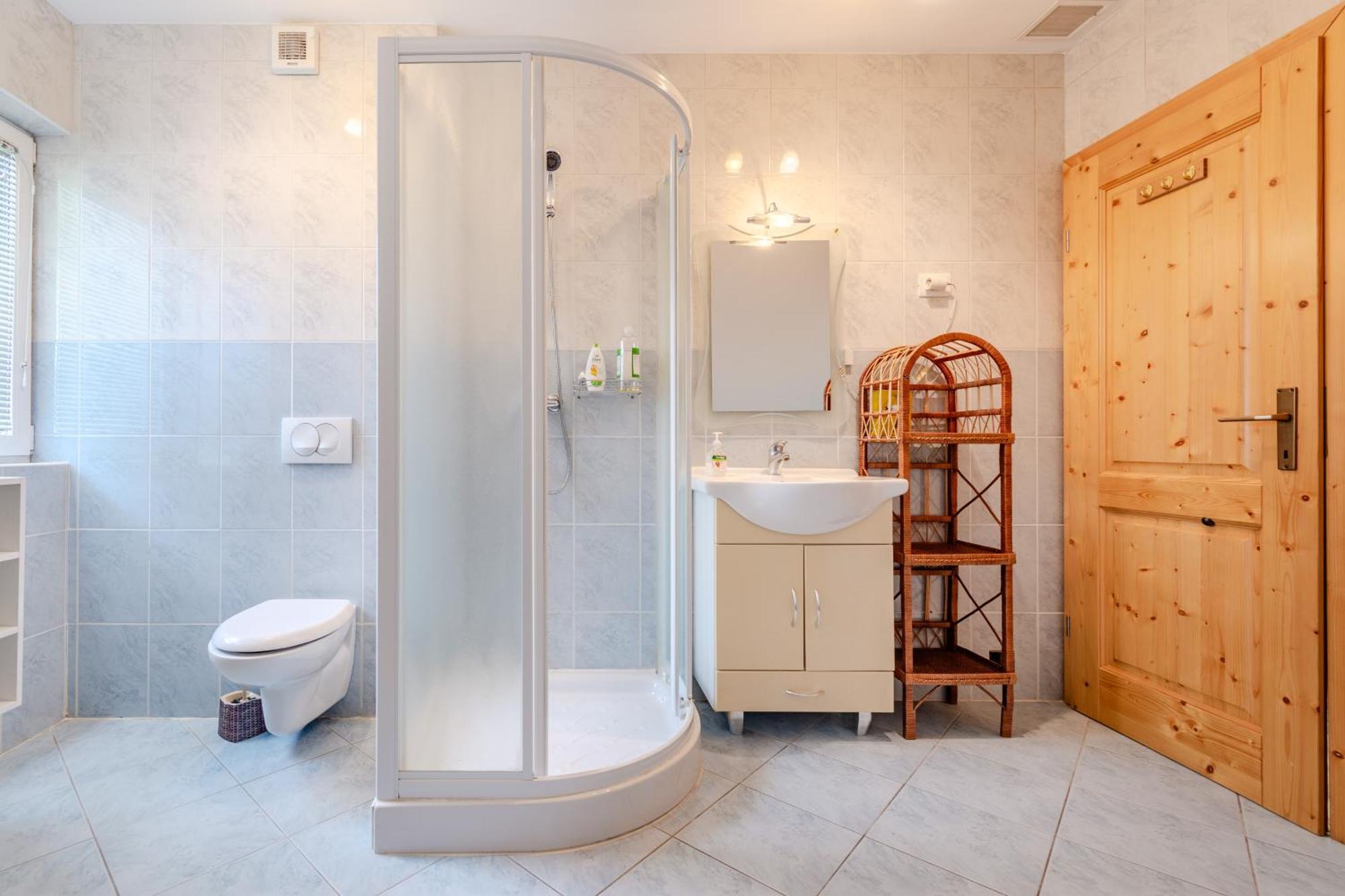 Apartment Pr' Stajercu With Free Onsite Parking Bovec Luaran gambar